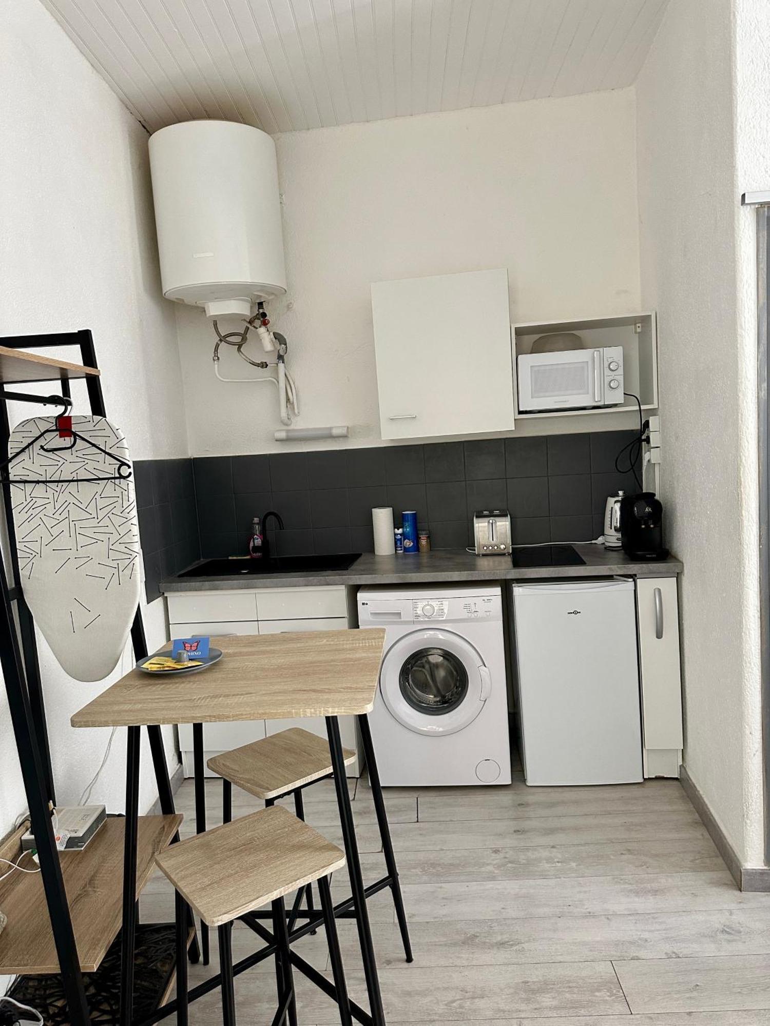 STUDIO Intra Muros au calme LʼIsle-sur-la-Sorgue Extérieur photo